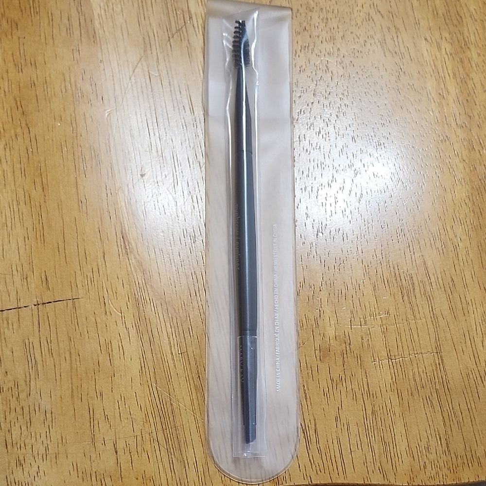 Black Dual-Ended Eyebrow Eye liner Brush, brand new in plastic case